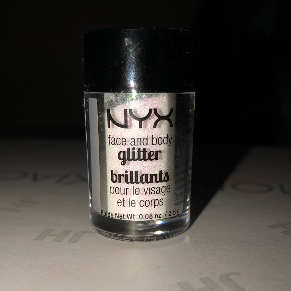 Nyx Glitter